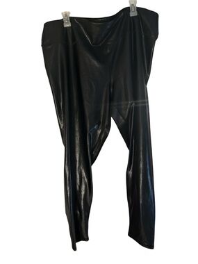 NWOT Maurices Black Shiny Faux Leather Leggings 3x 85% poly 15% spandex